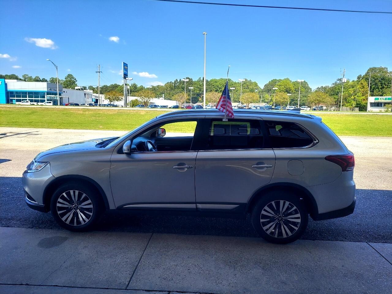 Mitsubishi Outlander SEL 2WD 2020