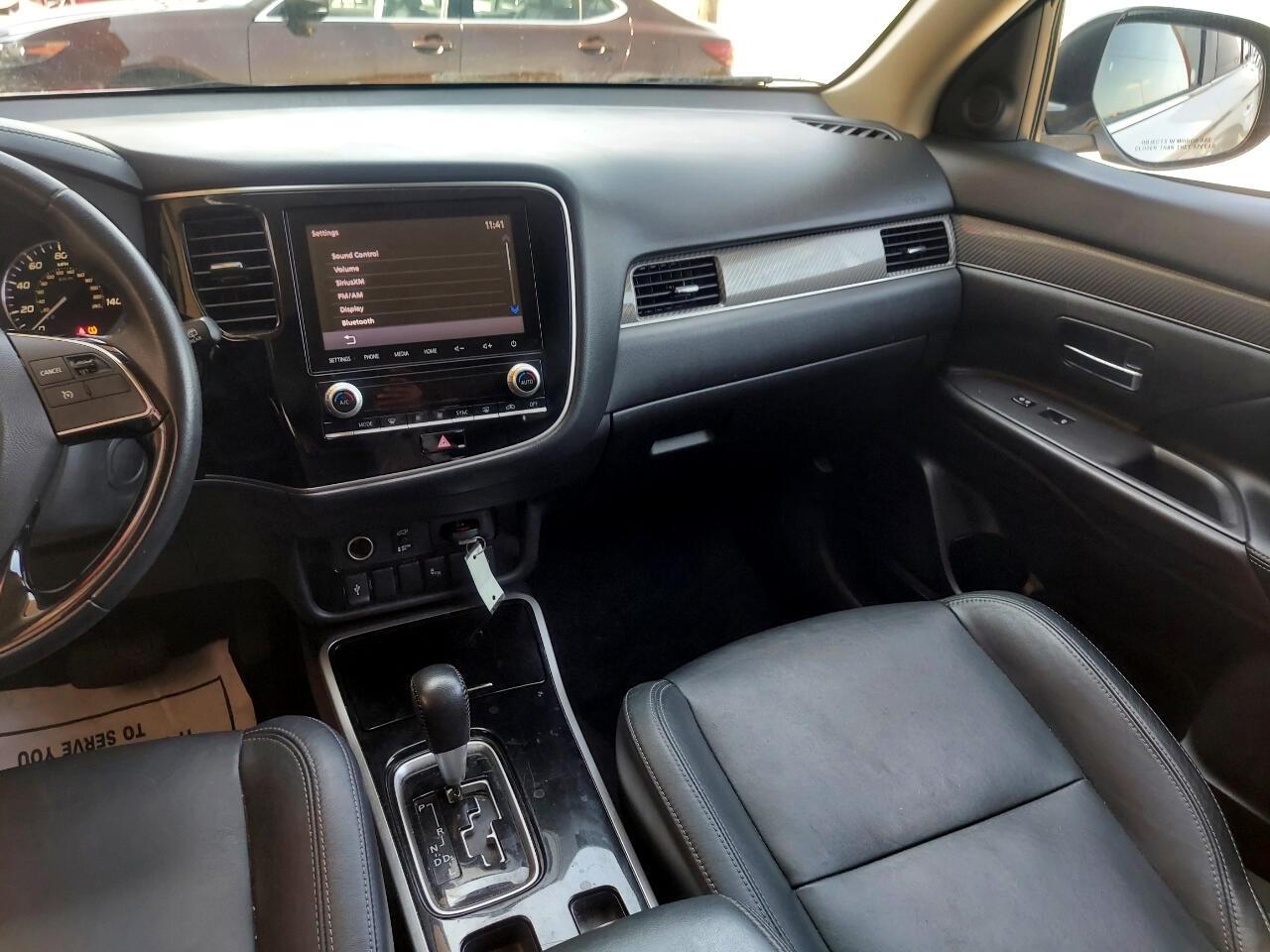Mitsubishi Outlander SEL 2WD 2020
