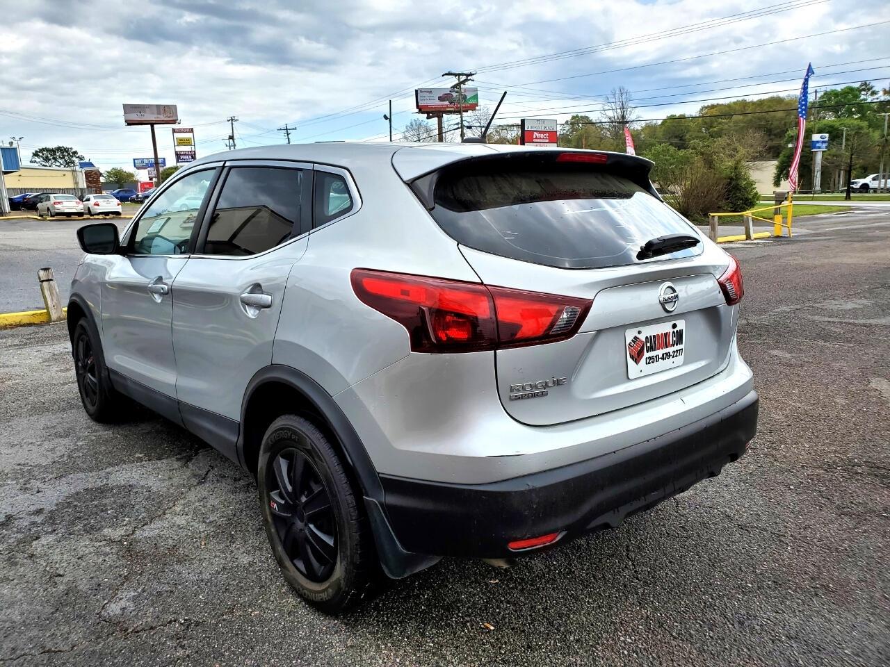 Nissan Rogue Sport S 2019