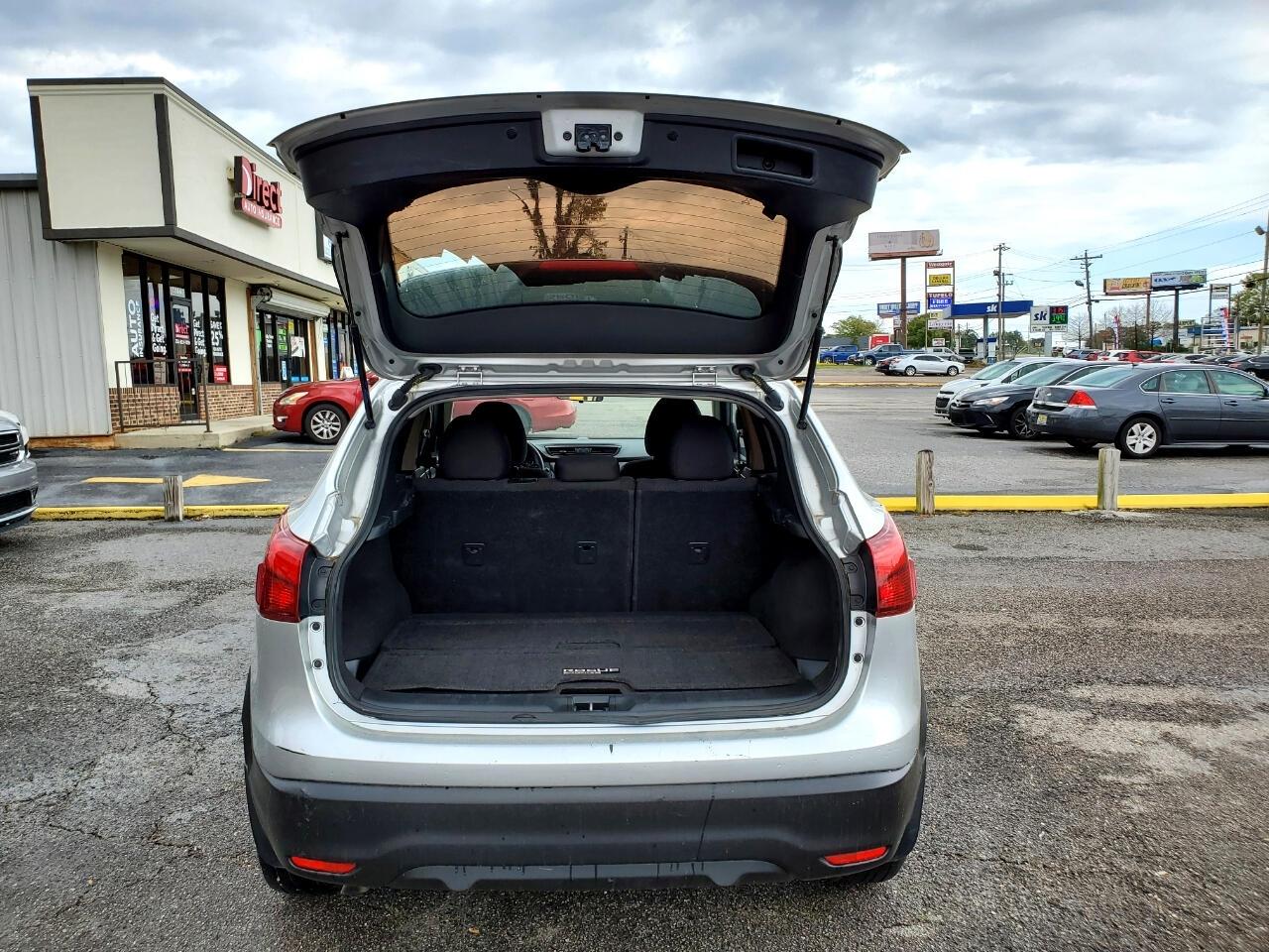 Nissan Rogue Sport S 2019