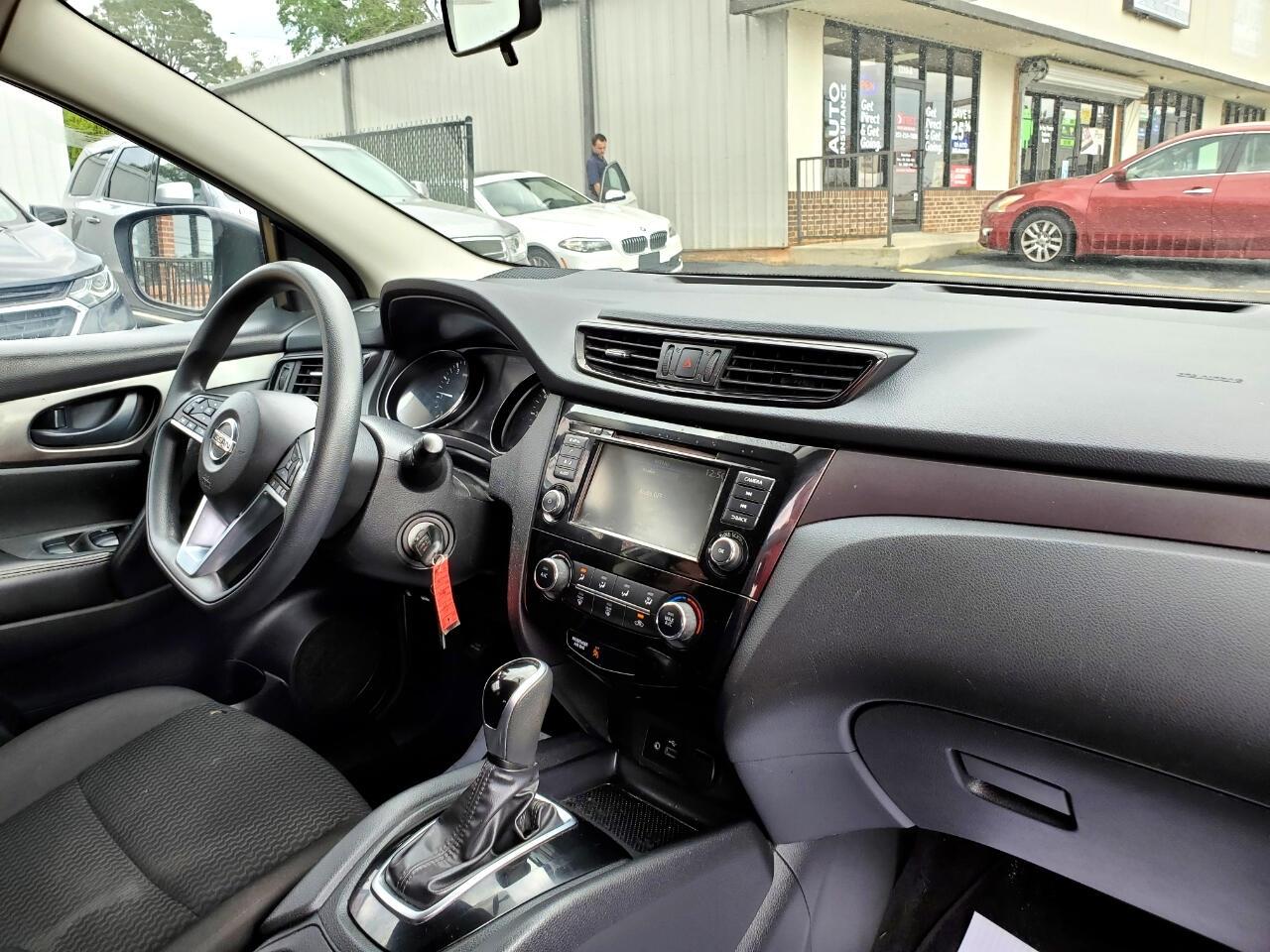 Nissan Rogue Sport S 2019
