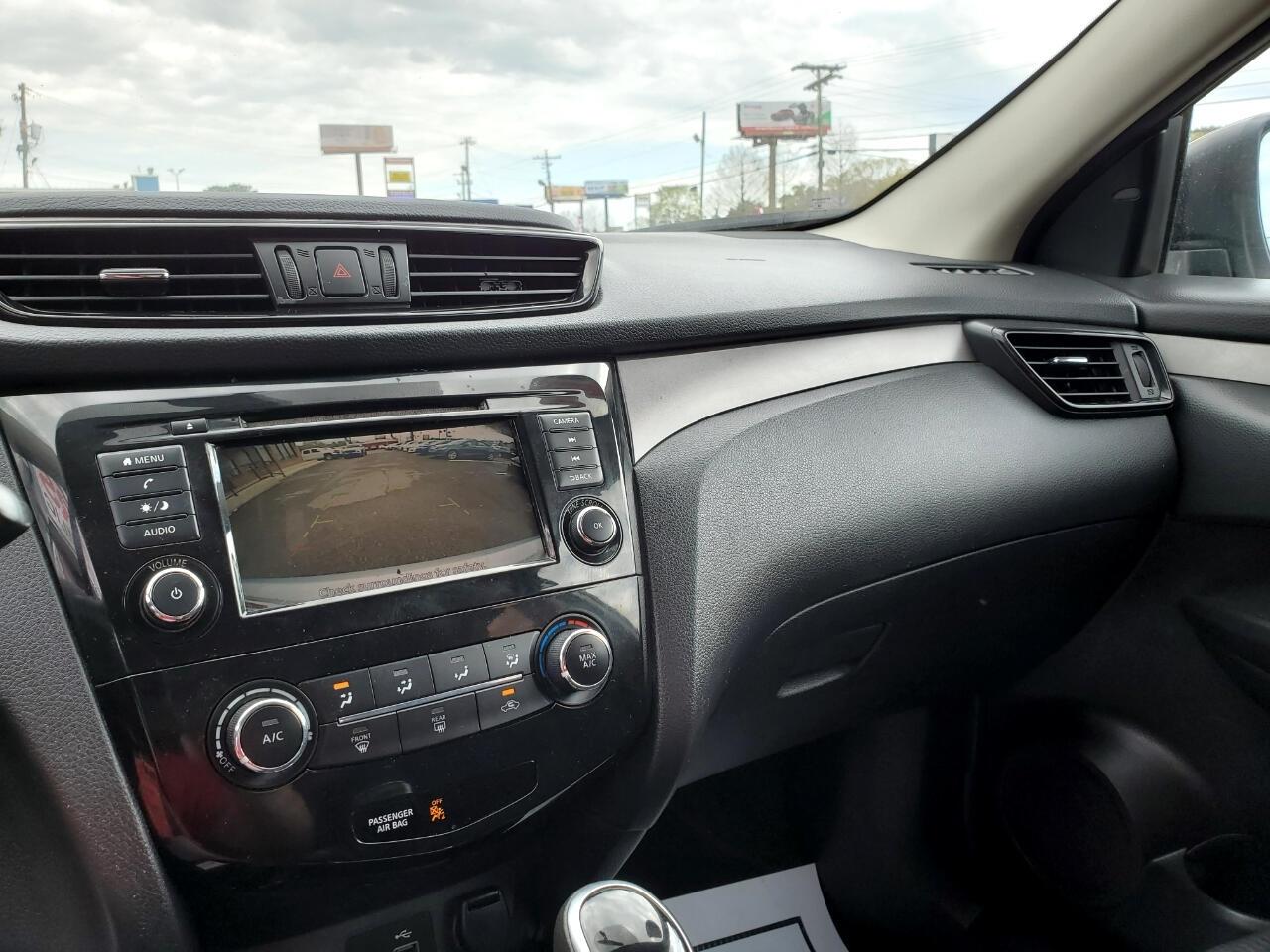 Nissan Rogue Sport S 2019