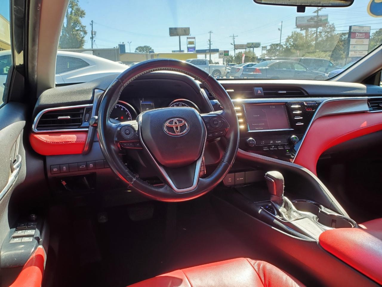 Toyota Camry SE 2018