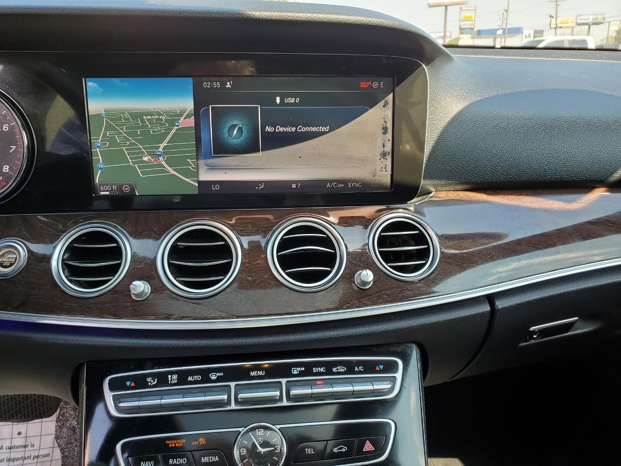 Mercedes-Benz E-Class E300 Luxury 4MATIC Sedan 2017