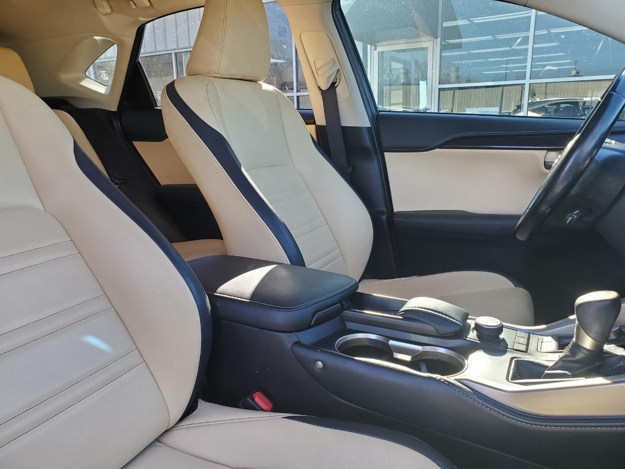 Lexus NX 200t FWD 2017