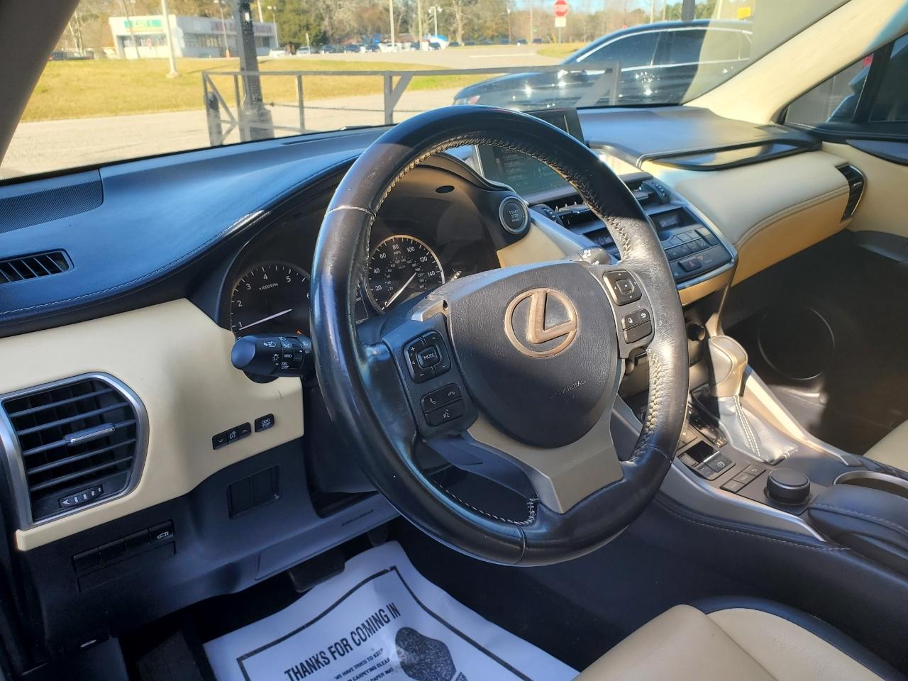 Lexus NX 200t FWD 2017