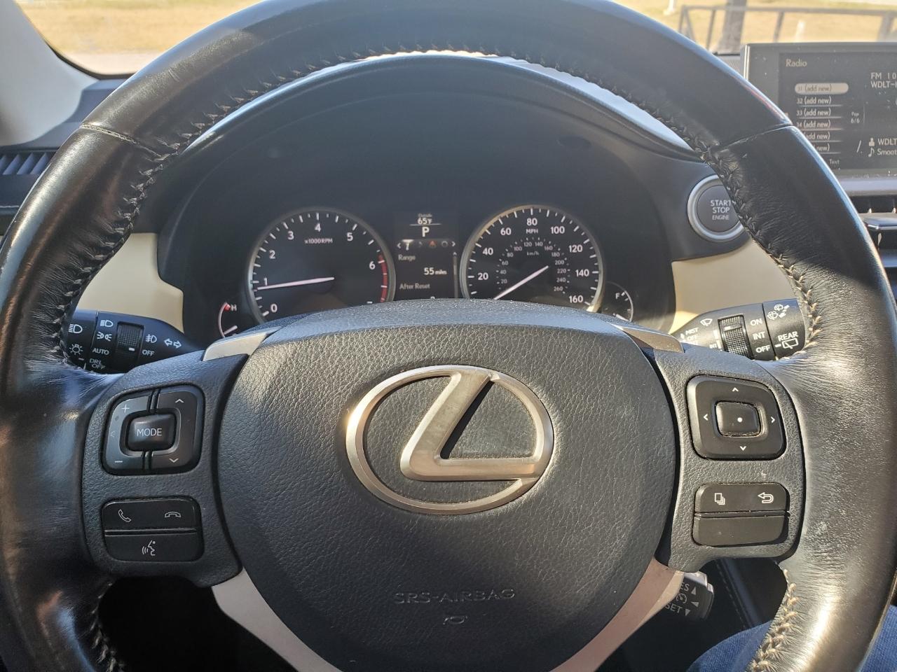 Lexus NX 200t FWD 2017