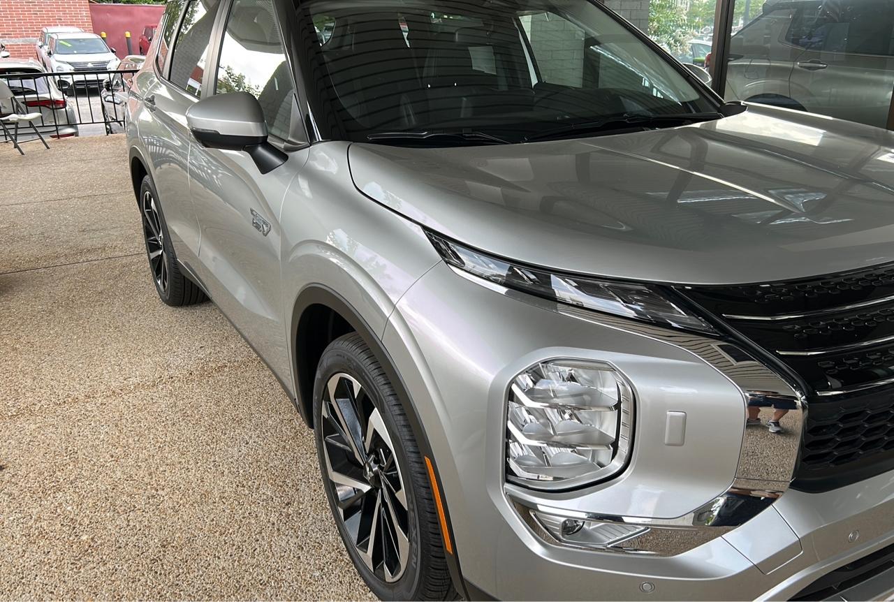 Mitsubishi Outlander PHEV SEL 2023