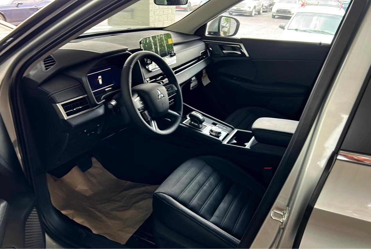 Mitsubishi Outlander PHEV SEL 2023