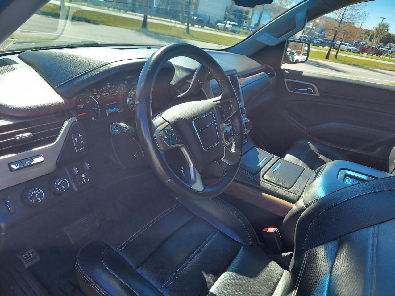 GMC Yukon Denali 4WD 2018