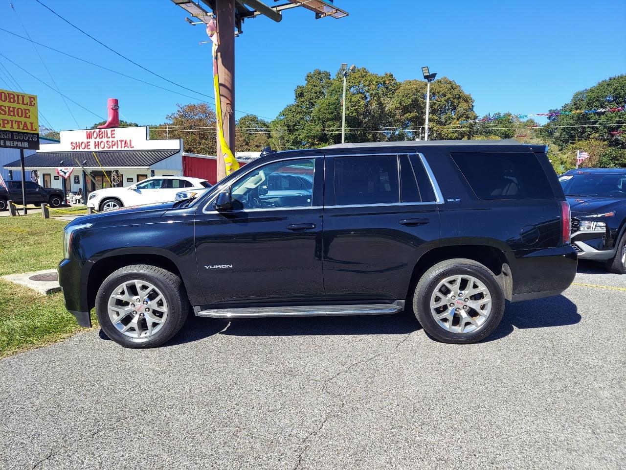 GMC Yukon SLE 4WD 2017