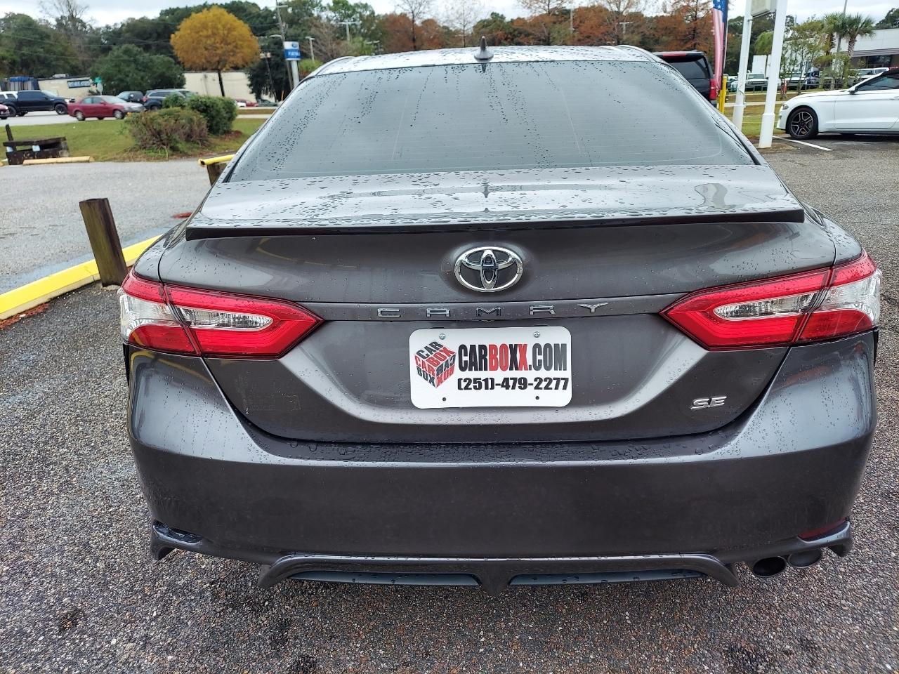 Toyota Camry SE 2020