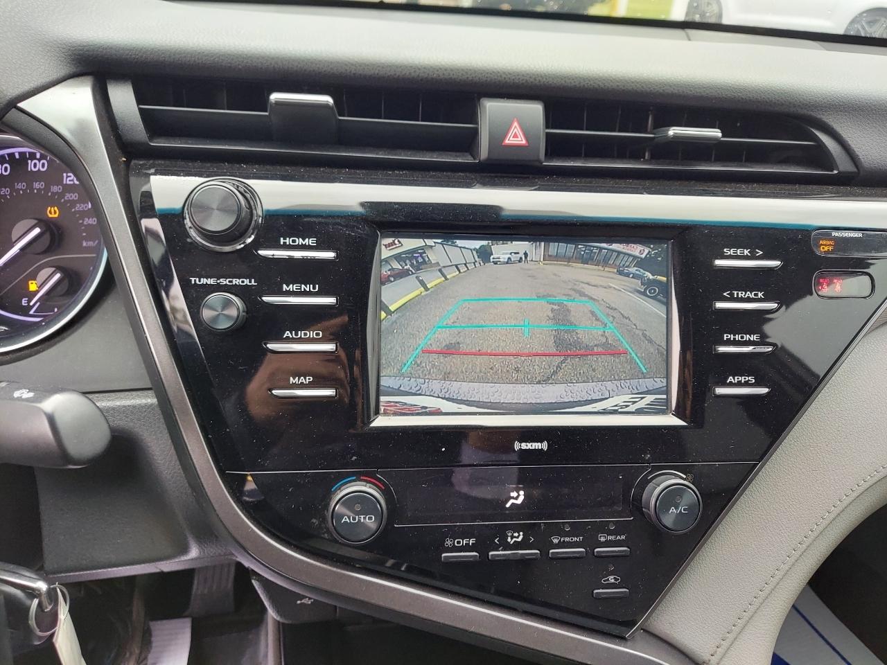 Toyota Camry SE 2020