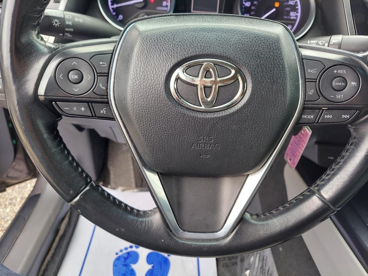Toyota Camry SE 2020