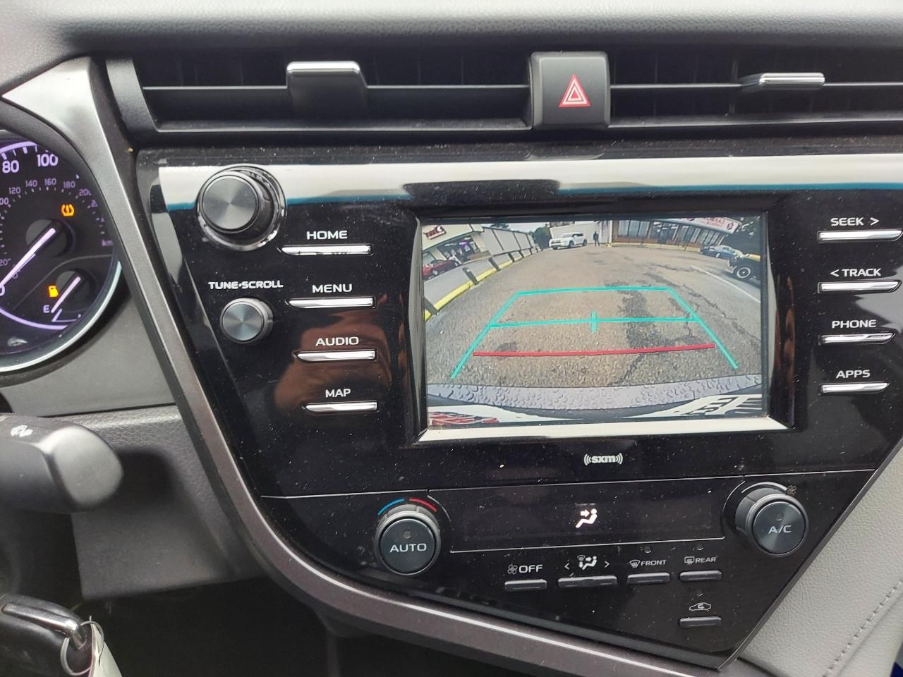 Toyota Camry SE 2020