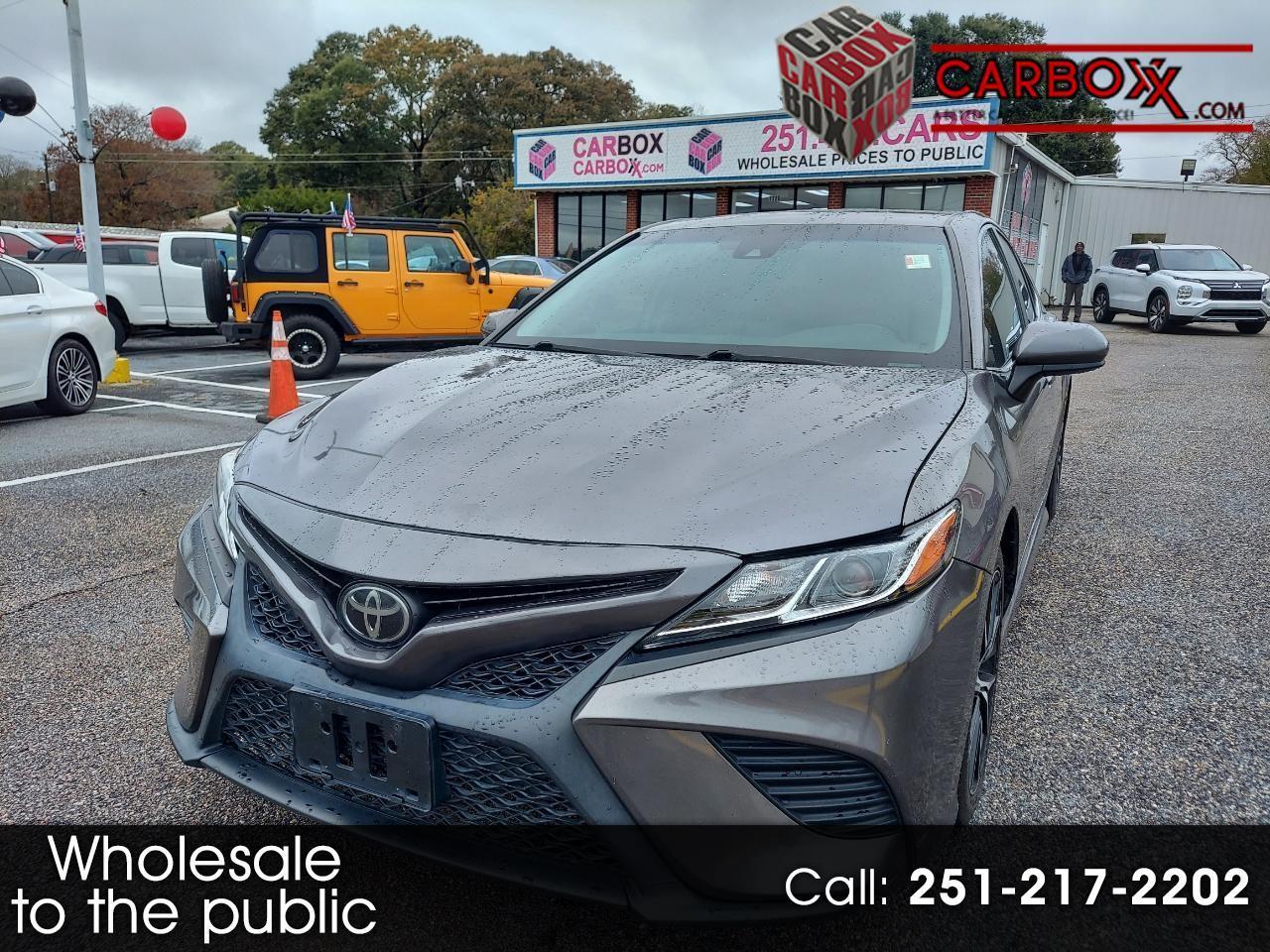 Toyota Camry SE 2020