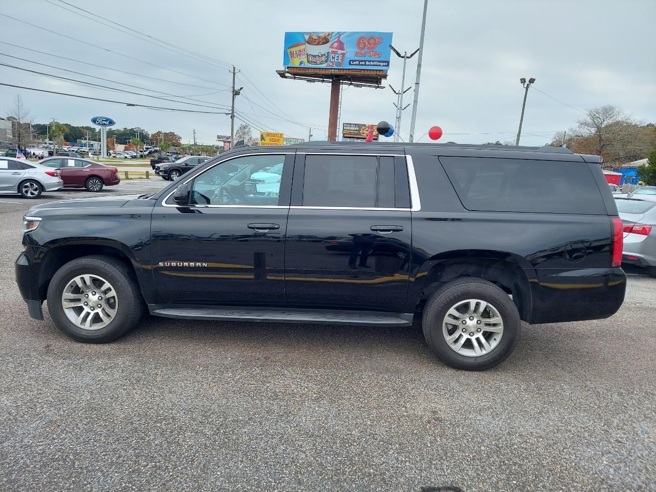 Chevrolet Suburban LS 2WD 2020