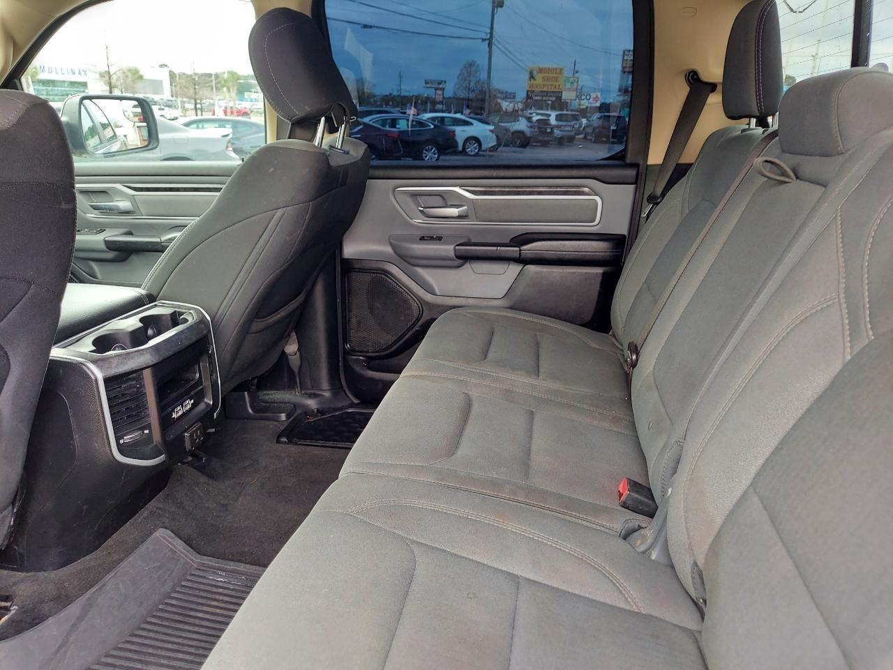 RAM 1500 Big Horn Crew Cab SWB 4WD 2020
