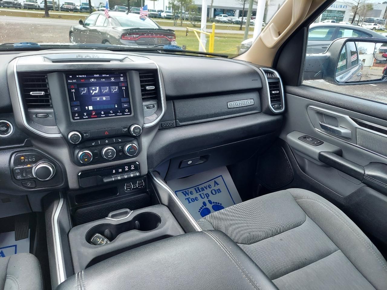 RAM 1500 Big Horn Crew Cab SWB 4WD 2020