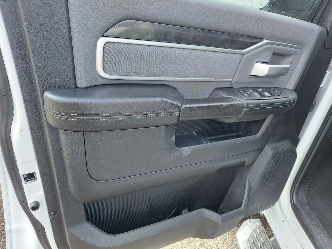 RAM 2500 Tradesman Crew Cab SWB 4WD 2021