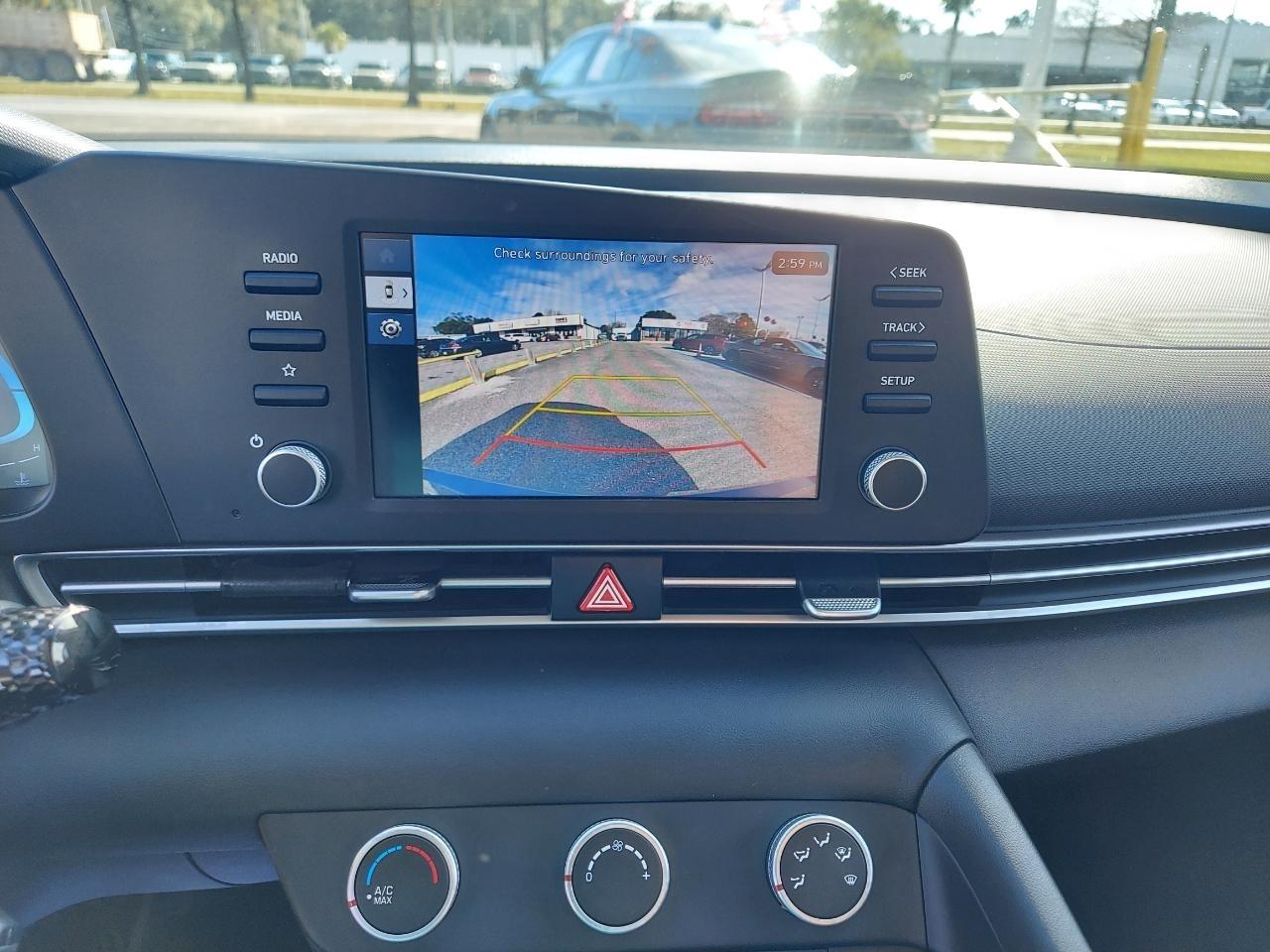 Hyundai Elantra SE 2025