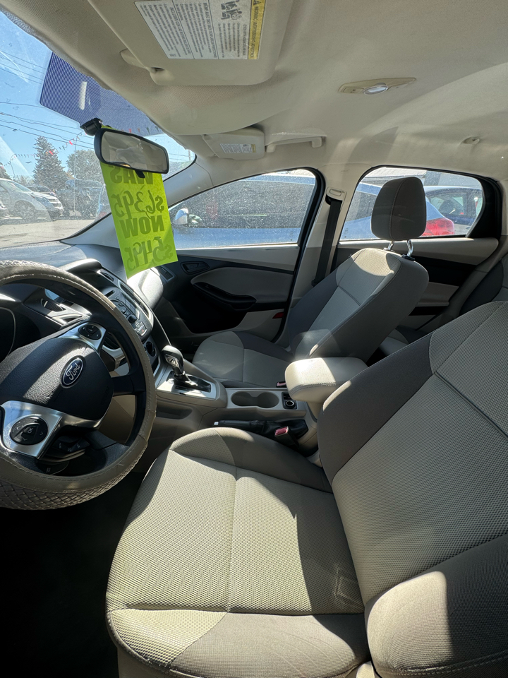 Ford Focus SE Sedan 2012 Ford Focus SE Sedan 2012