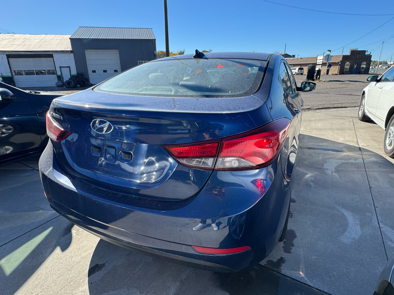 Hyundai Elantra SE 6AT 2016 Hyundai Elantra SE 6AT 2016