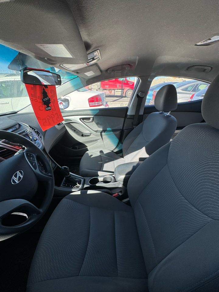 Hyundai Elantra SE 6AT 2016 Hyundai Elantra SE 6AT 2016