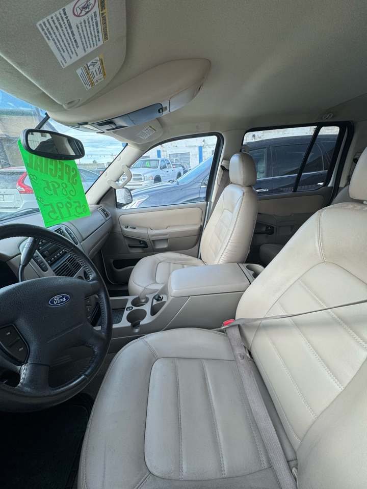 Ford Explorer XLT 4.0L 4WD 2005