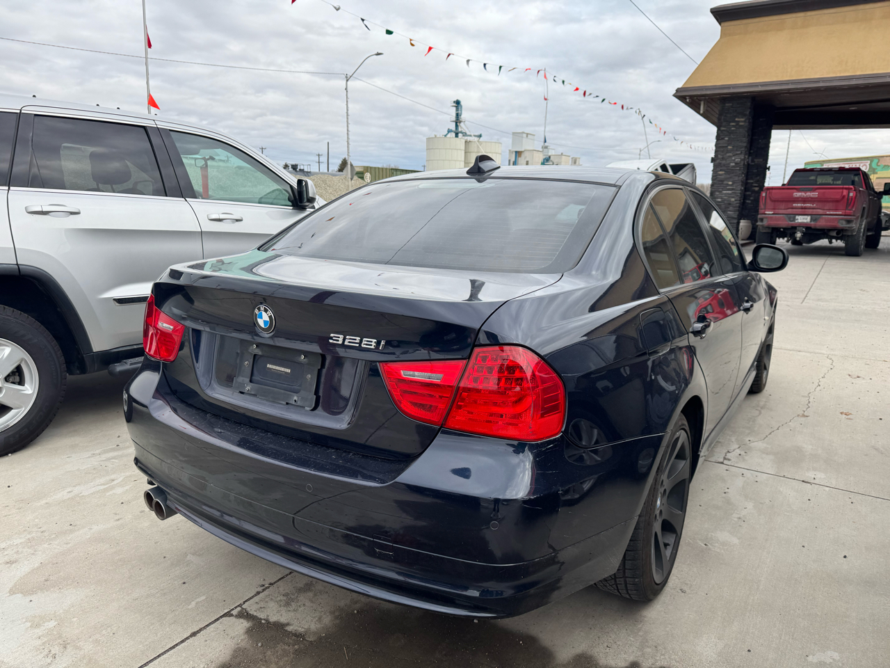 BMW 3-Series 328i xDrive 2010