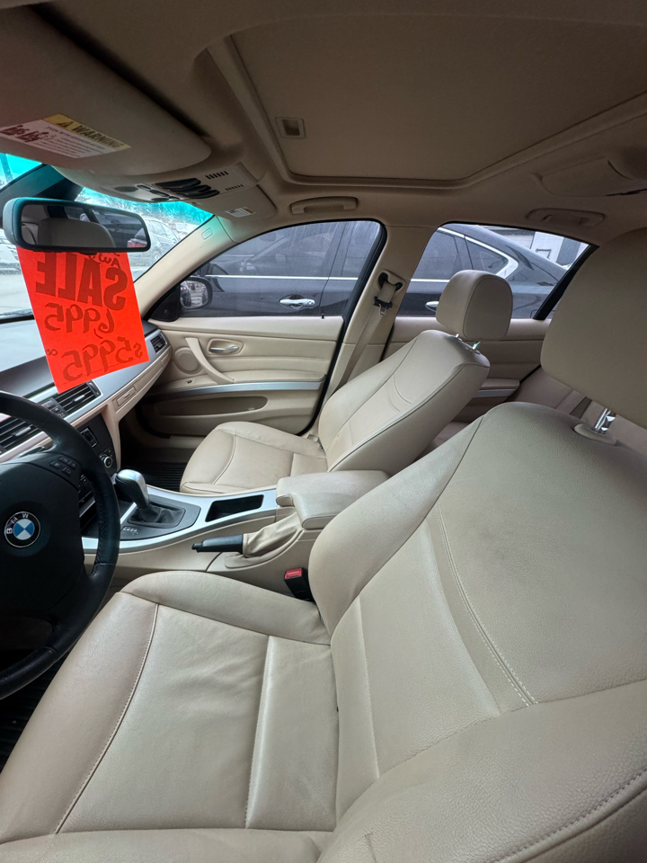 BMW 3-Series 328i xDrive 2010