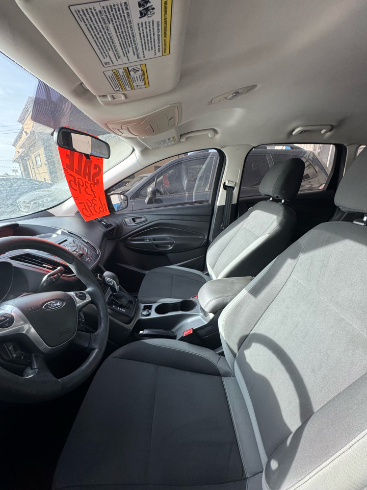 Ford Escape S FWD 2013