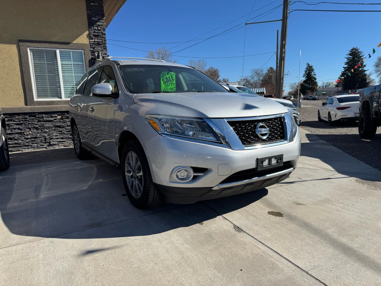 Nissan Pathfinder SV 4WD 2013