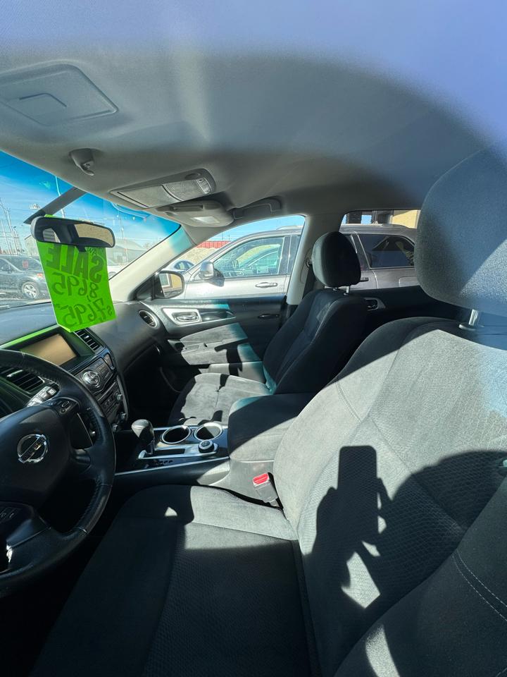 Nissan Pathfinder SV 4WD 2013