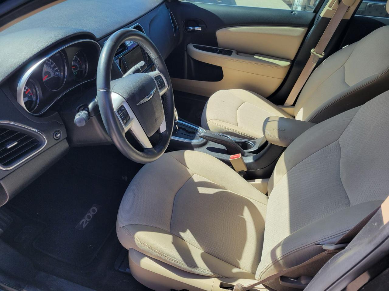 Chrysler 200 Touring 2013