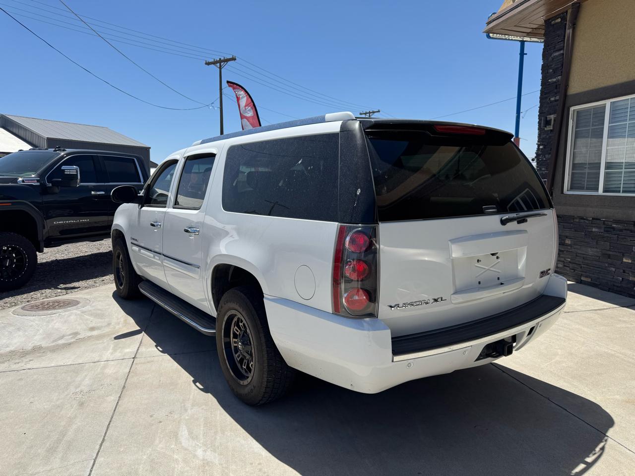 GMC Yukon Denali XL 2WD 2008