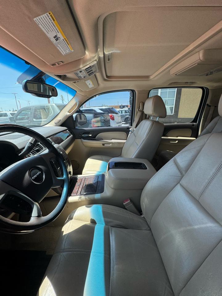 GMC Yukon Denali XL 2WD 2008