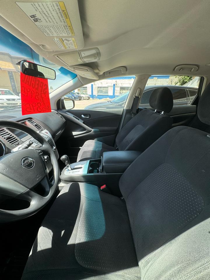 Nissan Murano S AWD 2011