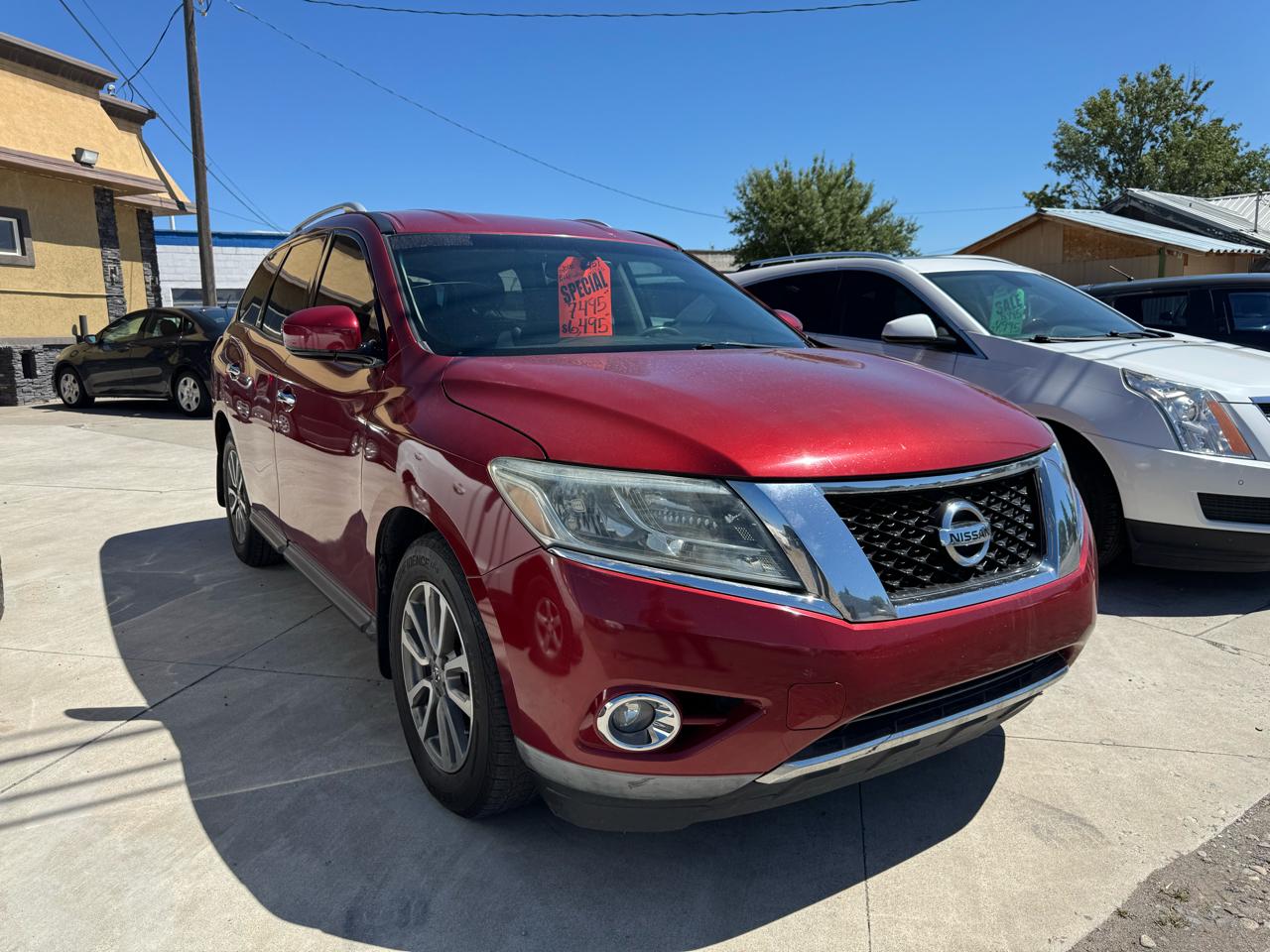 Nissan Pathfinder SV 2WD 2015