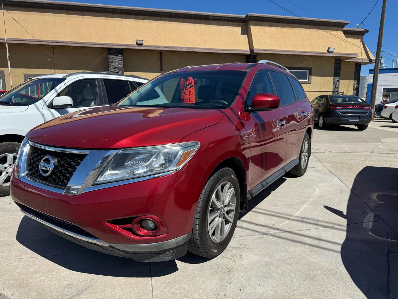 Nissan Pathfinder SV 2WD 2015