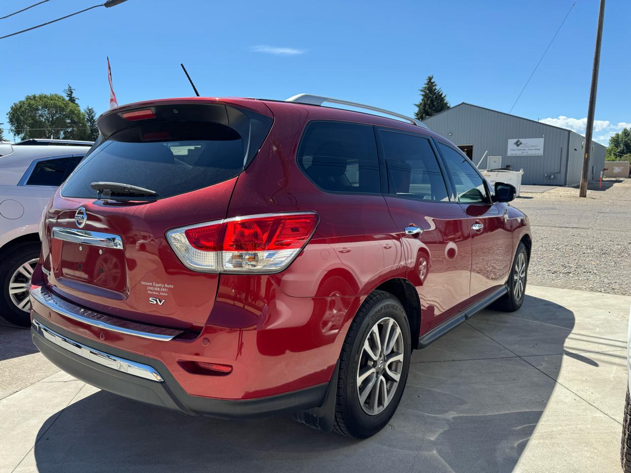 Nissan Pathfinder SV 2WD 2015