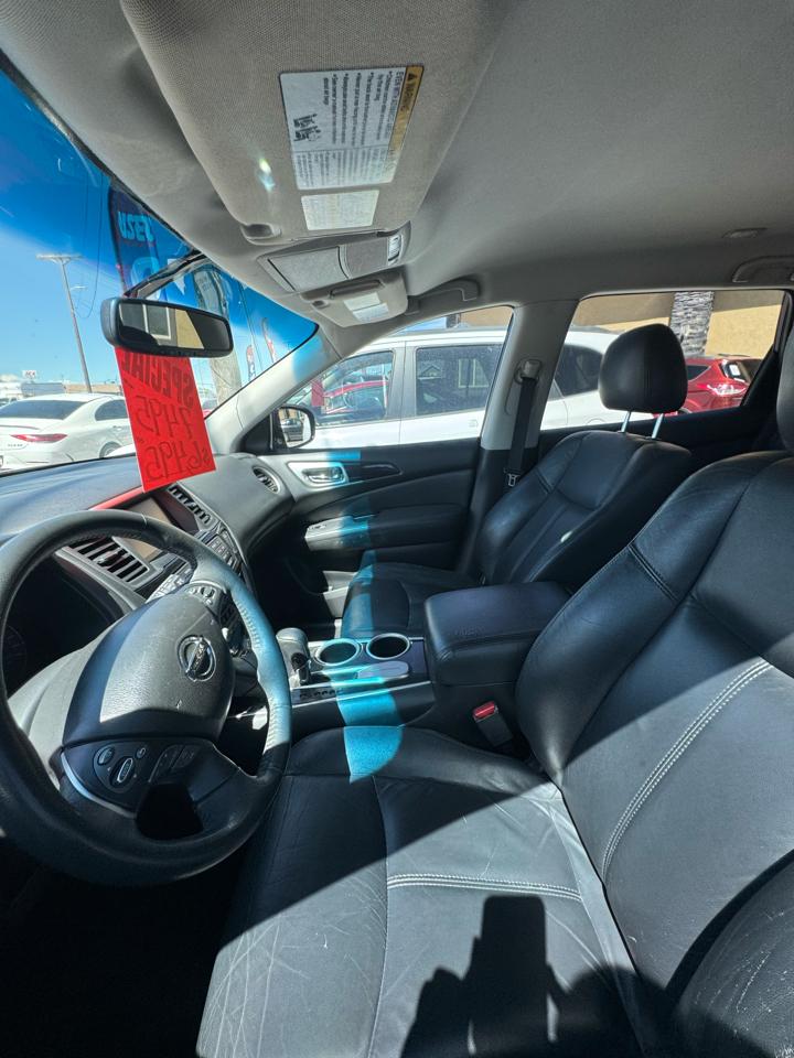 Nissan Pathfinder SV 2WD 2015