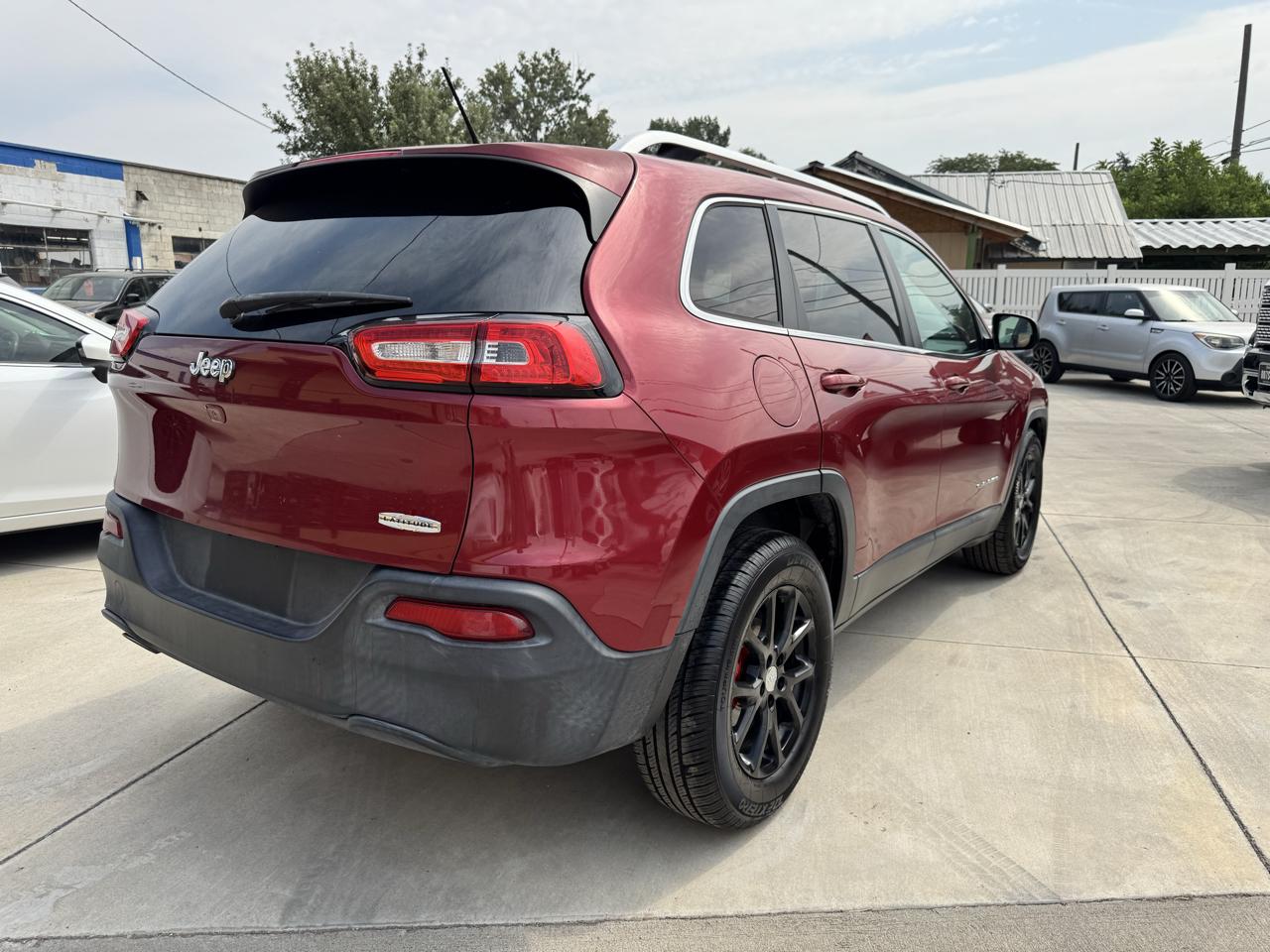 Jeep Cherokee Latitude FWD 2015