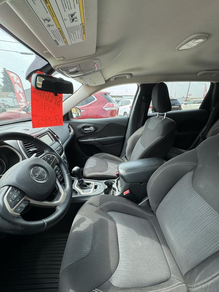 Jeep Cherokee Latitude FWD 2015