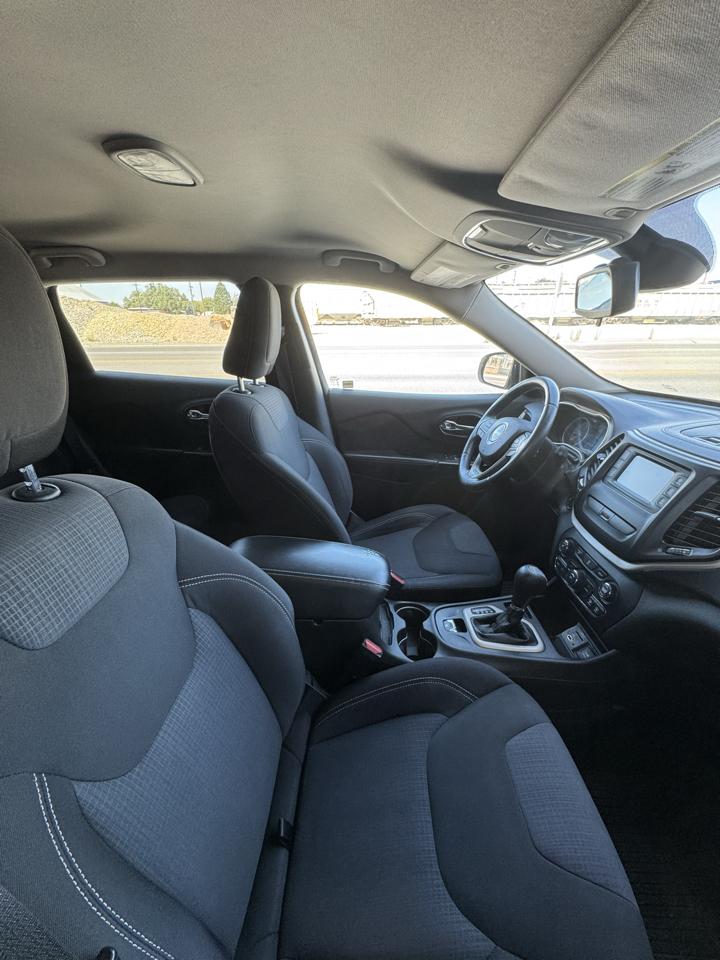 Jeep Cherokee Latitude FWD 2015