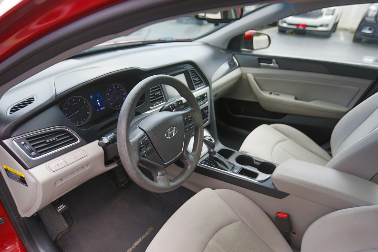 2017 Hyundai Sonata Sport photo 2
