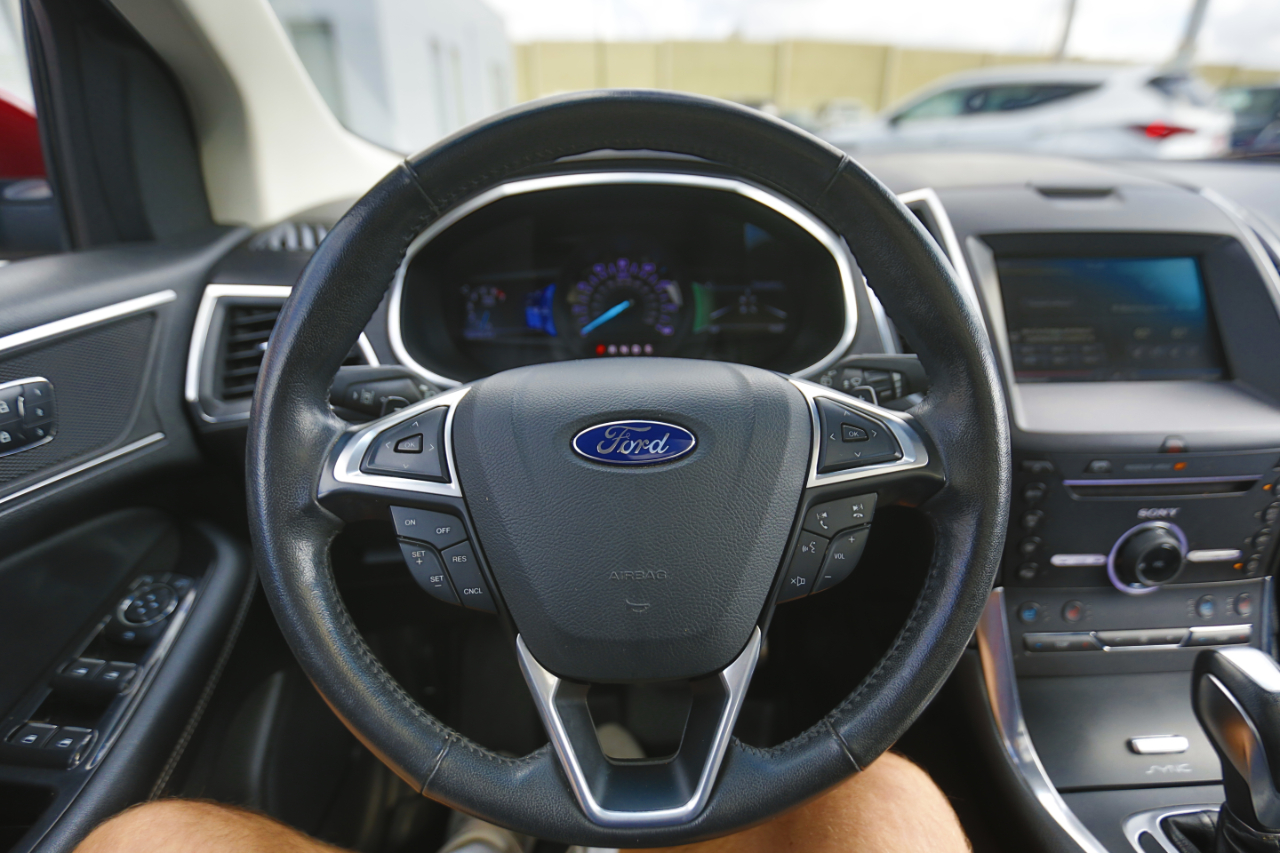 2015 Ford Edge Sport photo 5