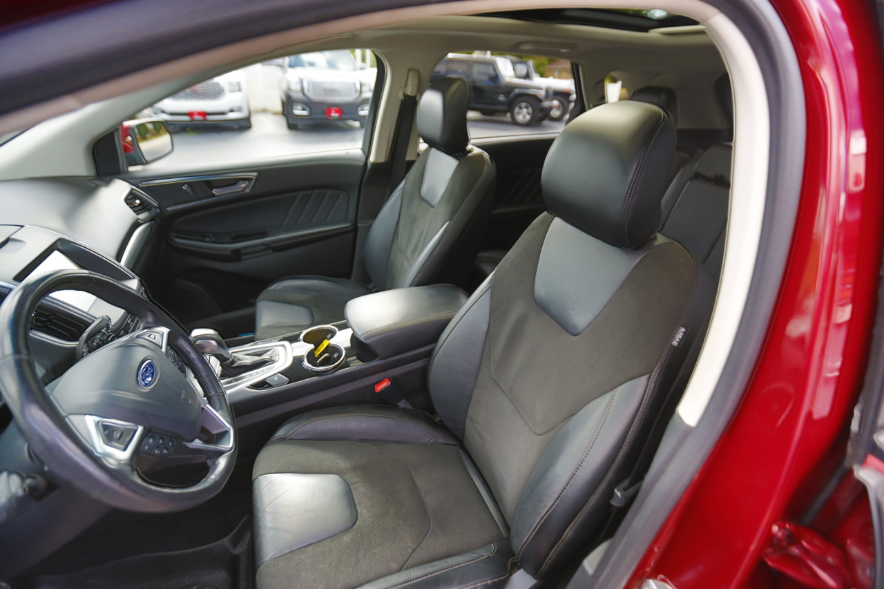2015 Ford Edge Sport photo 4