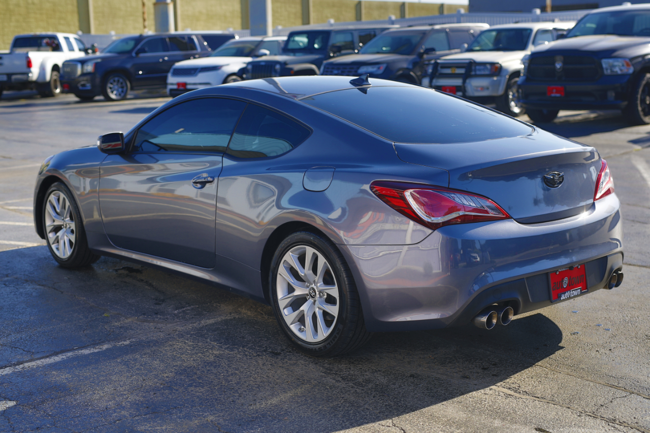 2016 Hyundai Genesis Coupe Base photo 10