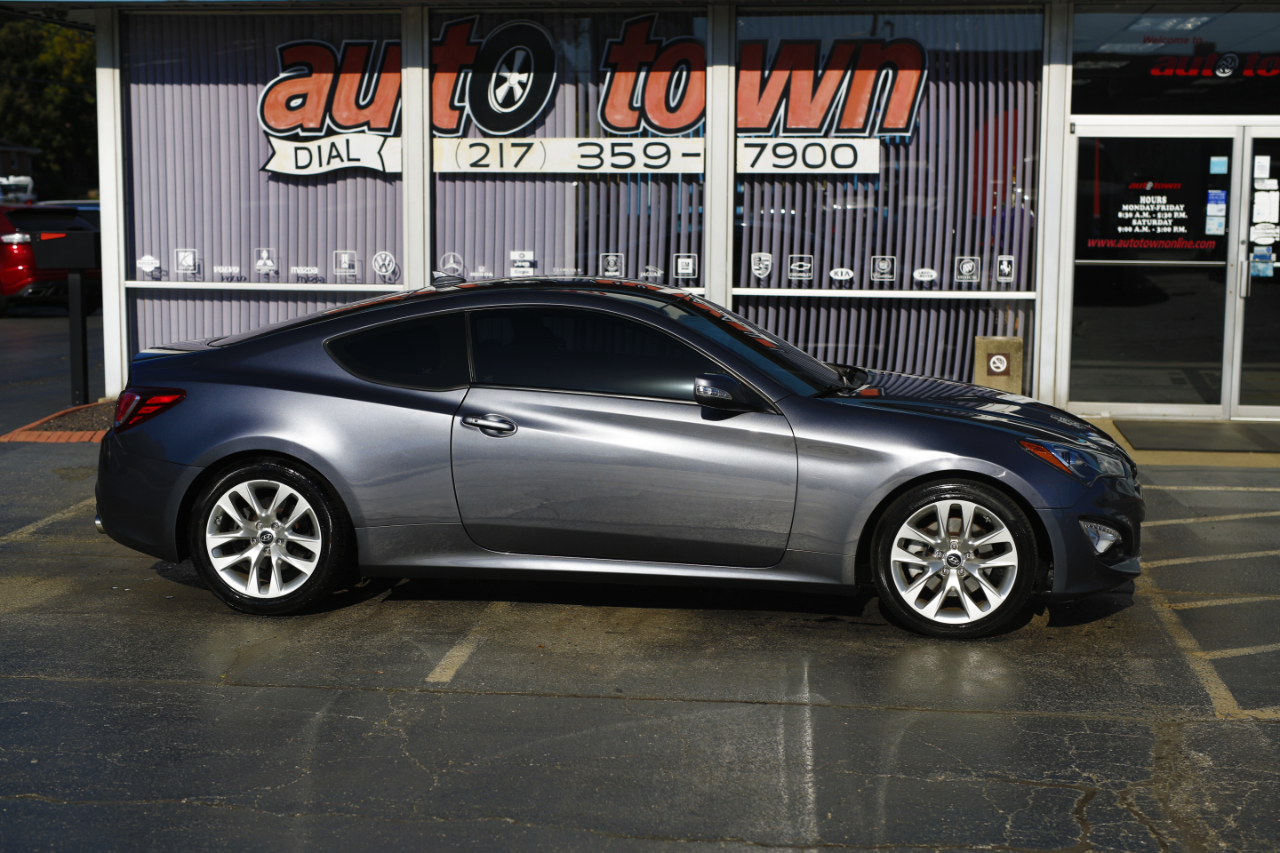 2016 Hyundai Genesis Coupe Base photo 13